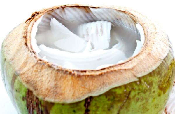 В азиатските страни кокосовата вода се смята за истински сок