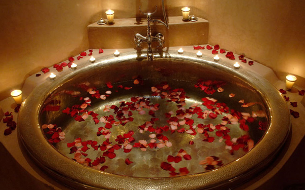 идеи за декорация на баня за Свети Валентин  