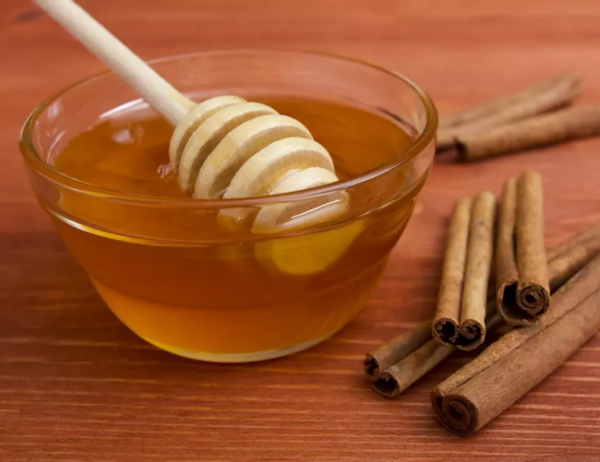 Изследванията на лекари показват че съчетанието на мед с канела