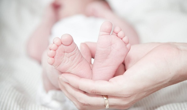 5 неща за бебето, които да вземете със себе си още в родилното