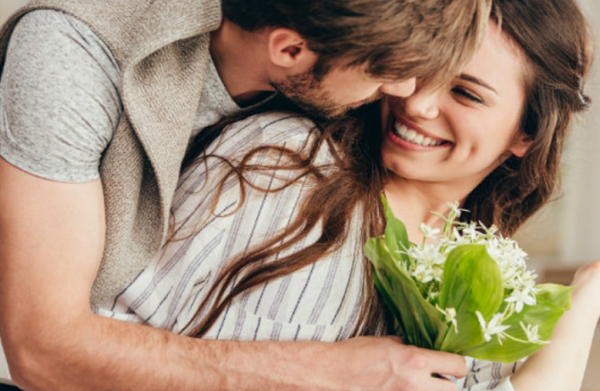 Останете влюбени по-дълго: Научете езика на любовта, интимността и привързаността