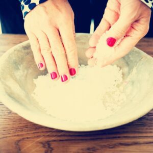 Как да използваме солта, за да премахнем умората и негативната енергия на някой друг