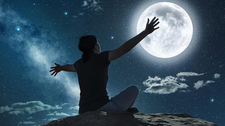 Защо последната пълна луна на лятото се нарича Синя и се счита за особено благоприятна