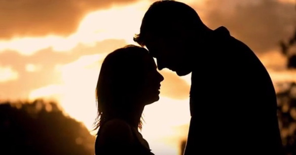 11 ясни знака, че човекът до теб те обича истински