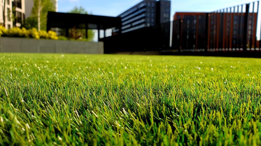 изкуствена трева за двор или игрище