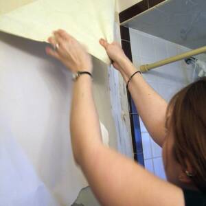  отлепване на тапет от стена 