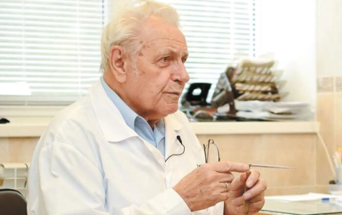 Проф Неумивакин получил разрешение да привлече най добрите лекари и учени