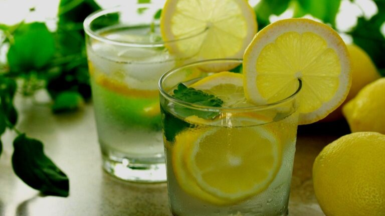 Вода с лимон при много здравословни проблеми