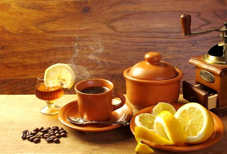  
 
Кафе с лимон – що за комбинация и полезна ли