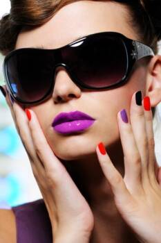  Слънчеви очила през зимата. Полезни ли са? 