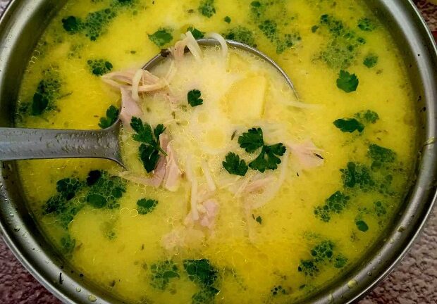 Пилешка супа – „мехлем“ за стомаха, ползи за здравето, основни трикове за вкуса + рецепта на готвача