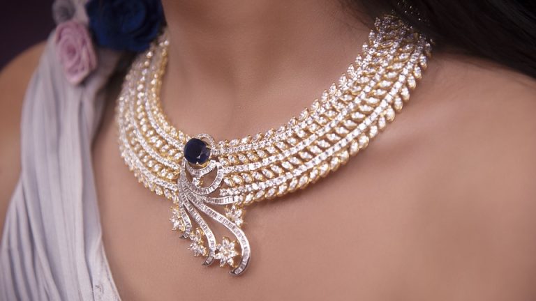 Златни бижута и бижута с диаманти – модни тенденции 2023