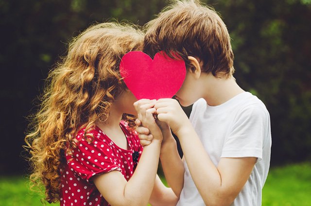 Първата любов Как родителите да помогнат на децата си да