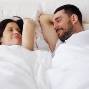 4 зодии, които обожават разговорите с партньора преди лягане