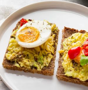 9 здравословни високопротеинови закуски за 10 минути