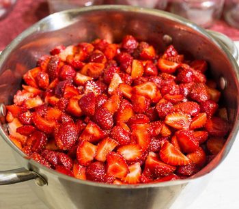 Домашен конфитюр от ягоди готов за пет минути