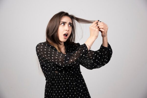 Как да се грижим за косата на жените с косопад: трикове и съвети