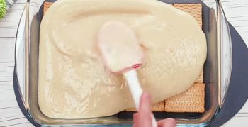 бисквитена торта с яйчен крем