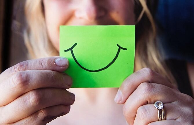 Щастливи – 5 лесни трика да запазим усмивката си