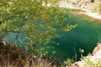 Мраморното езеро – шедьовър, резултат от взаимодействието между човек и природа