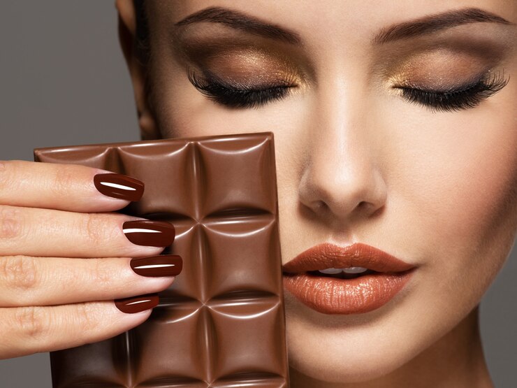 Снимка: Шоколадов маникюр – топ тенденция за лятото