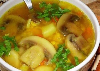 9 рецепти за супи - супа с грах и гъби