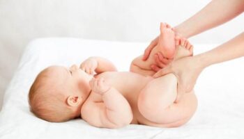 Масаж-гимнастика за здравето на вашето бебе