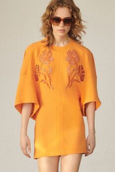 Модното дефиле на Стела Маккартни в Париж 2024