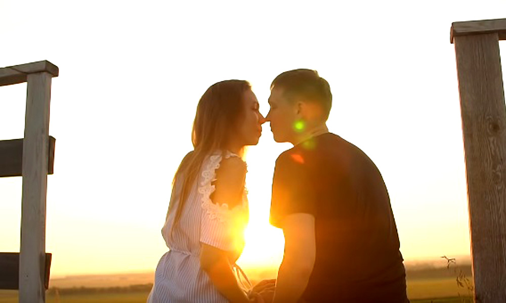  първи би трябвало да кажеш обичам те 