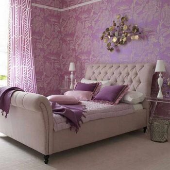 спалня с пастелни цветове
