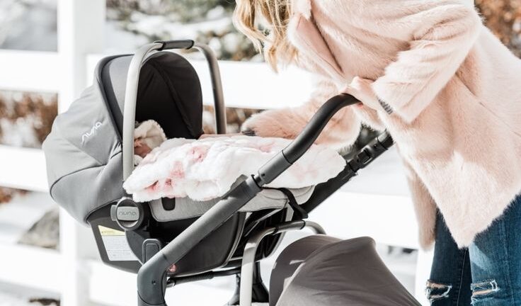 6 полезни аксесоара за бебешката количка през зимата
