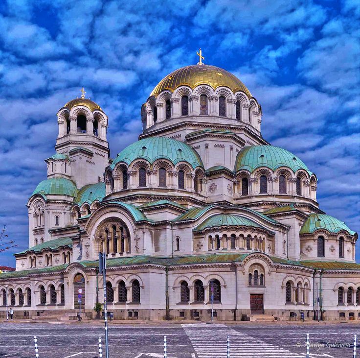 България се гордее с едни от най красивите църкви Официалната действаща