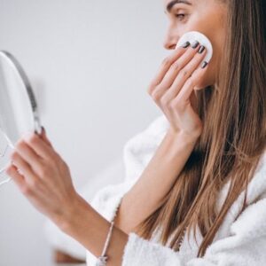 Как да премахнем тъмните петна по лицето си
