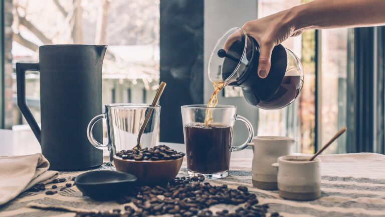 Как кофеинът подобрява бодростта, концентрацията и паметта