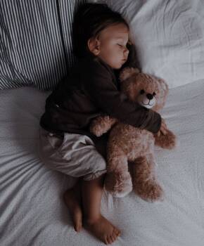  тръшкането на детето 