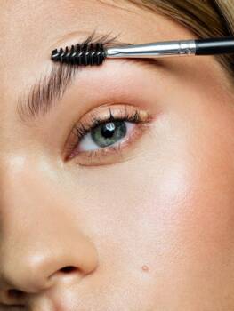  гъсти вежди 