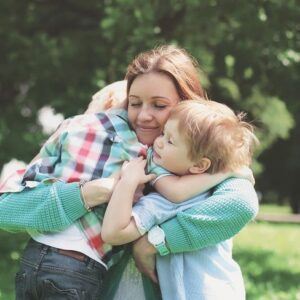 10 ползи от гушкането с вашите деца