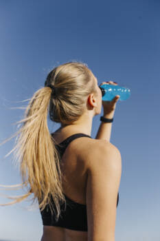  Колко вода би трябвало да пиете дневно, с цел да отслабнете? 