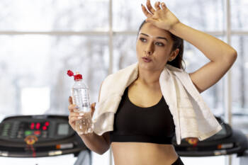  Колко вода би трябвало да пиете дневно, с цел да отслабнете? 