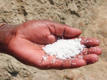  Какво се случва с тялото, в случай че се откажете от солта: 14 последици, които ще ви изненадат 