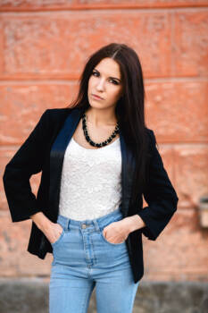  Как да бъдем стилни по празниците с дребен бюджет 