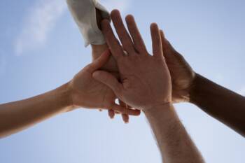  човешка взаимност 