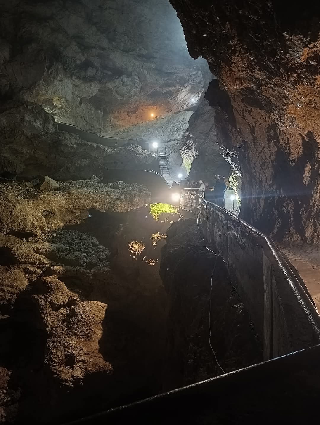  пещерата Дяволското гърло 