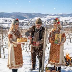 14 февруари – Ден на лозаря (Трифон Зарезан) 14 февруари – Ден на лозаря (Трифон Зарезан) / снимка с авторски права на списание HappyWoman.bg