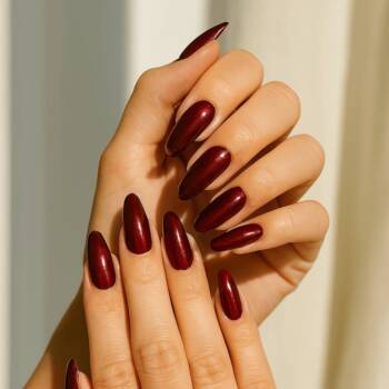 Топ 7 продукта за празничен маникюр 