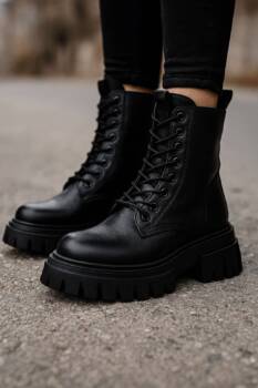 Топ 10 модела боти за есента – стил и топлина в едно