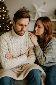 Как да подкрепяте партньора си в натоварения зимен период