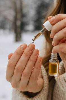 Как да поддържаме ноктите здрави през студения сезон