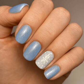 10 лесни зимни маникюра, които можеш да направиш сама у дома 10 лесни зимни маникюра, които можеш да направиш сама у дома