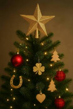 Как да украсиш елхата, за да привлечеш късмет и положителна енергия в дома Как да украсиш елхата, за да привлечеш късмет и положителна енергия в дома